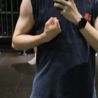 梁龙